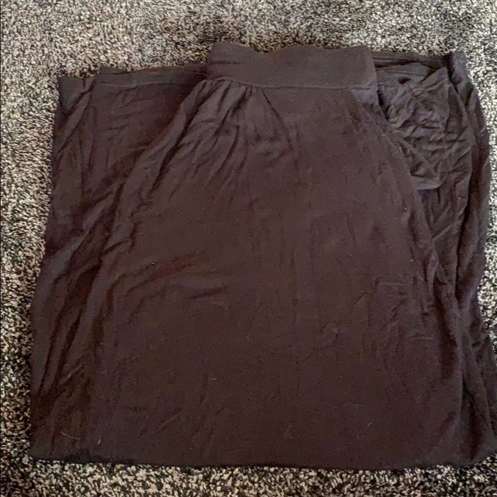 Long black skirt with pockets